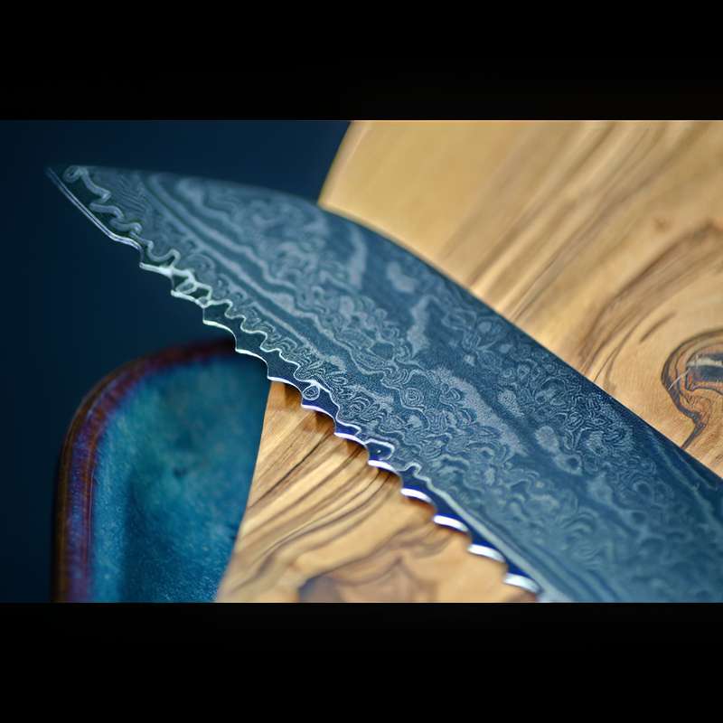 Damastmesserklinge vom Brotmesser im Detail