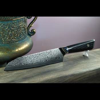 Santokumesser aus VG10 Stahlkern mit 67 Lagen Damaststahl und schwarzem G10-Griff