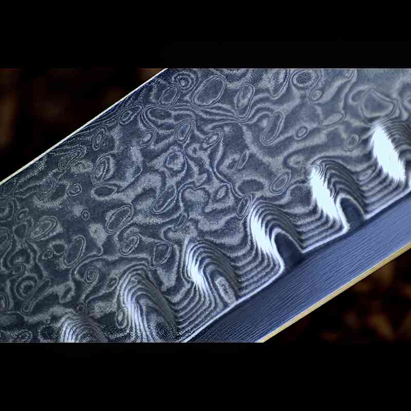 Santoku - Damastklinge in Nahaufnahme