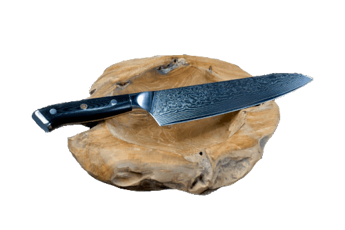 Kochmesser aus VG10 Stahlkern mit 67 Lagen Damaststahl und schwarzem G10-Griff auf Holzschale