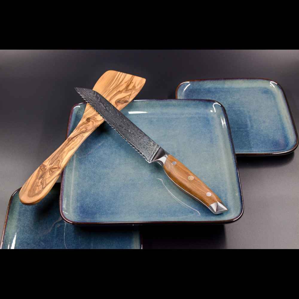 Edles Damast Brotmesser mit Wellenschliff – Schneidemesser und Küchenmesser mit Olivenholzgriff, hochwertiges Besteck für die Küche