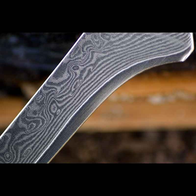 Schneidemesser und Küchenmesser als Ausbeinmesser und Metzgermesser mit scharfer Damastklinge, edles Küchenbesteck für die professionelle Küche